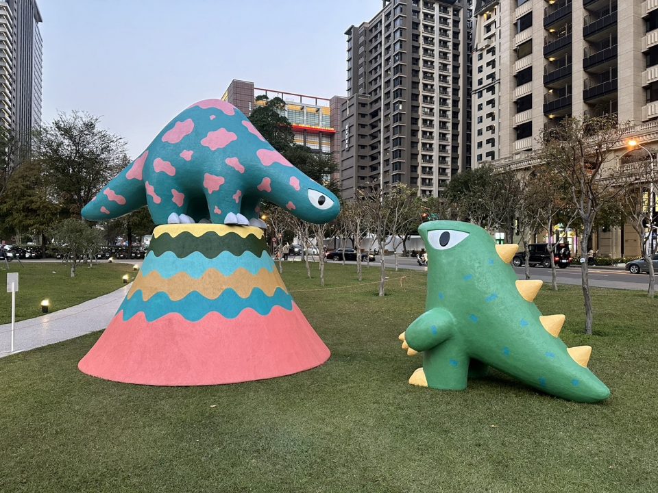 Fiberglass  Dinosaur Statue-National Taichung Theater 